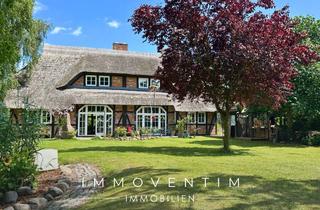 Haus kaufen in 18184 Thulendorf, Landhaus mit Reetdach, Sauna und Teich – einzigartiges Anwesen bei Rostock