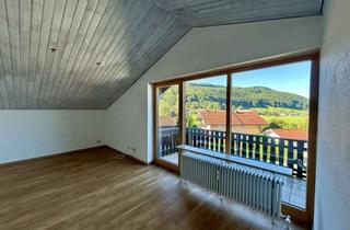Wohnung kaufen in 83346 Bergen, Gemütliche Dachgeschosswohnung mit Balkon in Bergen – perfekt für Singles oder Paare!