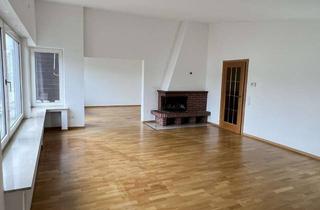 Wohnung mieten in 32756 Detmold, Stilvolle 120 m² Wohnung am Bandelberg mit Garage, EBK & Balkon mit Blick auf den Hermann