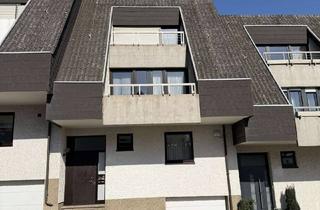 Haus kaufen in 66346 Püttlingen, Wohlfühl-Reihenmittelhaus mit drei Balkonen und modernisierter Ausstattung - Nähe Klinik Püttlingen