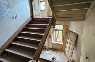 Mehrfamilienhaus kaufen in 04318 Leipzig, Leipzig - Leerstehendes Gründerzeit-MFH mit Ausbaureserve - Sanierungsobjekt in ruhiger Lage von Leipzig-Anger-Crottendorf