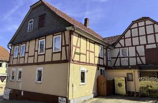 Haus kaufen in 35104 Lichtenfels, Lichtenfels - Provisionsfrei: Großes Fachwerkhaus mit vermieteter Einheit