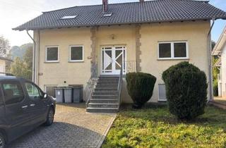 Haus kaufen in 66802 Überherrn, Überherrn - Schönes Dreifamilienhaus in Dalem (F) mit Garten und Garage
