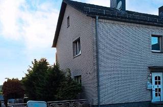 Haus kaufen in 66292 Riegelsberg, Riegelsberg - Charmantes Reihenendhaus mit Wintergarten, Garage & Garten