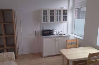 Wohnung mieten in Alte Krefelder Str. 55, 47829 Uerdingen, Landhausstil + renoviert: Möblierte, helle, sehr ruhige 2 Zi-Altbauwohnung