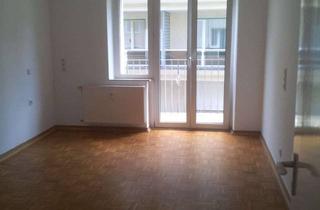 Wohnung mieten in 47799 Cracau, KR, Nähe Ostwall: geräumige 3-Zimmerwohnung, 1.OG, 4 kleine Balkone !