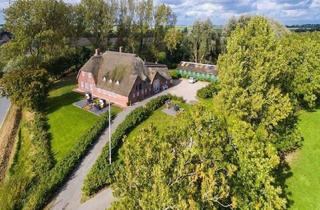 Haus kaufen in Medehop 14, 25881 Tating, Historischer Haubarg auf Eiderstedt – Stilvolles Reetdach-Anwesen mit Charme und Weitblick