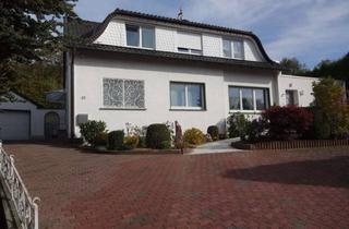 Haus kaufen in 58708 Menden, Modernes Zweifamilienhaus mit behindertengerechter Wohnung im Anbau