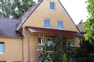 Wohnung mieten in Buchholzstr. 49, 51469 Bergisch Gladbach, Helle 2,5-Zi-DG-Wohnung mit Einbauküche in Berg. Gladbach, Gronau