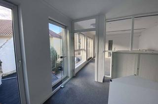 Haus kaufen in Rathausplatz, 76532 Haueneberstein, Mitten im Ortskern helles modernes freistehendes Gebäude mit Ladengeschäft