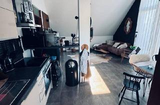 Wohnung kaufen in 73230 Kirchheim, Kirchheim unter Teck - Exklusive Galerie Dachwohnung 2 Zimmer purer Stil.