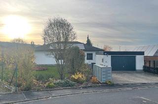 Haus kaufen in 97534 Waigolshausen, Waigolshausen - 7 Zi. Haus Bungalow mit Einliegerwohnung und PV-Anlager