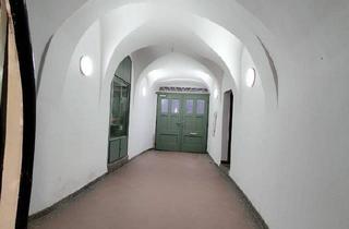 Mehrfamilienhaus kaufen in 95632 Wunsiedel, Wunsiedel - Denkmalgeschütztes Mehrfamilienhaus mit Spitzenrendite von 8,6 %