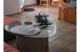 Wohnung kaufen in 72644 Oberboihingen, Oberboihingen - Gepflegte 3,5-Zimmer-Erdgeschosswohnung m. Gartenanteil