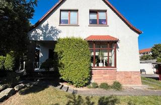 Einfamilienhaus kaufen in 99099 Erfurt, Erfurt - Einfamilienhaus mit großem Grundstück zu verkaufen, auch teilbar