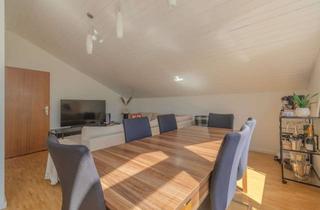 Wohnung kaufen in 71065 Sindelfingen, Helle 3,5-Zi Wohnung mit Option auf sonnigen Balkon, eigenen Garten & Stellplatz vor dem Haus