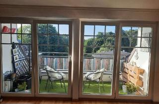 Wohnung mieten in Krähenhorst 10, 22869 Schenefeld, 2 Zimmer Dachgeschosswohnung zentral in Schenefeld - mit 2 Balkonen, Einbauküche, Garage, Fahrstuhl