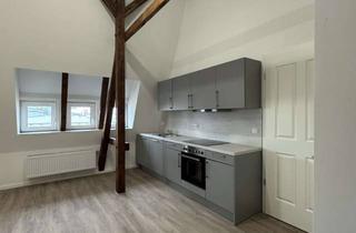 Wohnung mieten in Warendorpstraße 19c, 23554 St. Lorenz Nord, Charaktervolle Dachgeschosswohnung in der Nähe der Innenstadt!