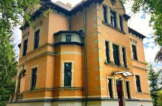 Wohnung mieten in Hohe Str. 70, 07381 Pößneck, Stilvoll Wohnen in beeindruckender Villa mit EBK und SP