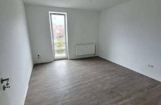 Wohnung mieten in Obere Marktstr. 37, 98646 Hildburghausen, Mittendrin! Alles neu mit Küche und französischen Balkon
