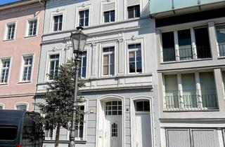Wohnung mieten in Von-Itter-Platz, 47798 Stadtmitte, Wunderschöne Maisonette-Altbauwohnung mit Stadtgarten am Von-Itter-Platz in Krefeld