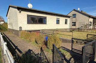 Haus kaufen in 38376 Süpplingenburg, 1-Familienhaus mit Garage in ruhiger Lage von Süpplingen sucht handwerklich begabten Liebhaber