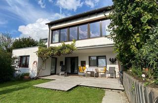 Einfamilienhaus kaufen in 71229 Leonberg, Exklusives Reihenendhaus mit Einfamilienhauscharakter in Leonberg bei Stuttgart