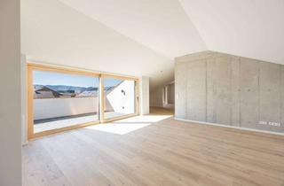 Wohnung kaufen in 83666 Waakirchen, Erstbezug: Luftige 2-Zimmer-Dachgeschosswohnung mit Dachterrasse und Loggia nach Süden mit Bergblick