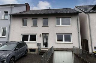 Haus kaufen in 66773 Schwalbach, Großzügiges Wohnhaus in ruhiger Ortslage