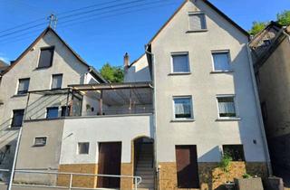 Einfamilienhaus kaufen in 56867 Briedel, Gepflegtes Einfamilienhaus mit Garage und Terrasse in hochwassersicherer Lage von Briedel/Mosel