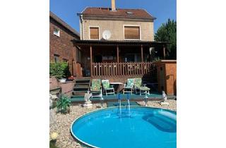 Haus kaufen in 04910 Elsterwerda, ELSTERWERDA: Drei Häuser (4 Wohneinheiten) in Elsterwerda - Vorderhaus, Seitengebäude und freistehendes EFH