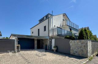 Haus kaufen in 72766 Reutlingen, 1 bis 2 Familienhaus mit 7 Zimmern, 4 Bädern und Garage