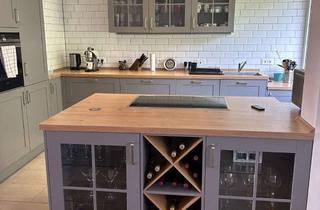 Wohnung kaufen in 47800 Bockum, Helle, geräumige 4-Zimmer-Wohnung mit 2 Balkonen und Einbauküche in KR-Bockum (Provisionsfrei)