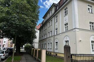 Wohnung kaufen in Walther-Rathenau-Straße 19, 08058 Zwickau, Schöne 4-Raum-Maisonette mit 2 Bädern + Dachterrasse! Eigennutzung ist möglich!