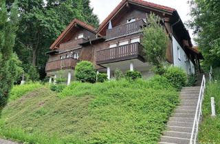 Wohnung kaufen in 94513 Schönberg, Herrliche Dachgeschosswohnung mit Balkon!