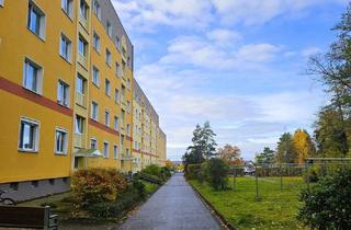 Wohnung kaufen in 01640 Coswig, Helle 3-Zimmer-Wohnung mit Südbalkon und Stellplatz in ruhiger Lage