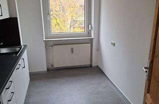 Wohnung mieten in 93049 Westenviertel, Helle 3-Zimmer Wohnung mit Balkon im 3. OG in Regensburg-Westenviertel