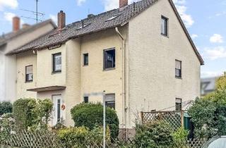Haus kaufen in 90556 Cadolzburg, Handwerker aufgepasst! Zweifamilienhaus im schönen Cadolzburg!