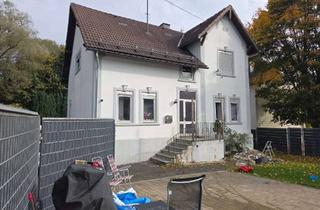 Haus kaufen in 57223 Kreuztal, 1 bis 2 Familienhaus in Kreuztal mit großem flachen Grundstück
