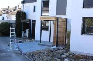 Reihenhaus kaufen in Hans-Sailer-Straße 35, 85630 Grasbrunn, Modernes renoviertes Reihenhaus in Neukeferloh in versetztem Baustil mit privater Gartenidyll