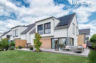 Doppelhaushälfte kaufen in 40670 Meerbusch, Stilvolle Doppelhaushälfte mit durchdachtem Grundriss von LUXHAUS