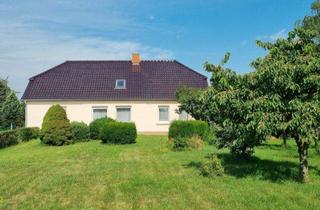 Bauernhaus kaufen in 17379 Heinrichswalde, Bauernhof - mit Nebengebäuden und ca. 35.000 m² Land