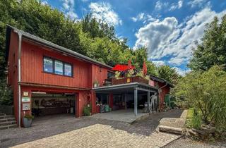 Gewerbeimmobilie kaufen in 51503 Rösrath, Kreativfläche, Motorenraum und Vermietung – ein Zuhause für Oldtimerleidenschaft