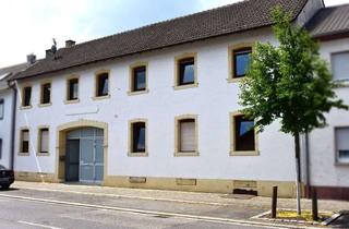 Anlageobjekt in 76661 Philippsburg, Bieterverfahren Gutshaus in Huttenheim: 7 Zimmer 3 Bäder EBK Sauna Pool großer Garten Gästeapartment