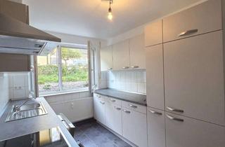 Wohnung kaufen in 78073 Bad Dürrheim, Bad Dürrheim: Bezugsfreie, komplett modern. 2 - Zimmer- Whg. mit Stellpl., tolle Einbaukü u.v.m..