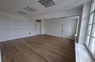 Wohnung mieten in 97070 Würzburg, Helle, renovierte Innenstadtwohnung - WG-geeignet