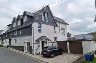 Wohnung mieten in Obere Reihe 15a, 57290 Neunkirchen, Wunderschöne 8-Zimmer-Wohnung mit großem Balkon, schönem Garten und Garage in Neunkirchen