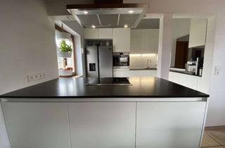 Wohnung mieten in 78465 Konstanz, Dachgeschoss- Oase mit Kaminofen, Kochinsel und modernem Flair.