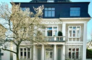 Villa kaufen in 40545 Oberkassel, FREISTEHENDE STADTVILLA IN OBERKASSEL FREUT SICH AUF EINEN GEMEINSAMEN UMBAU