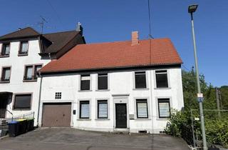 Einfamilienhaus kaufen in 66352 Großrosseln, Solides Ein- bis Zweifamilienhaus in zentraler Lage von Großrosseln mit Gestaltungspotenzial